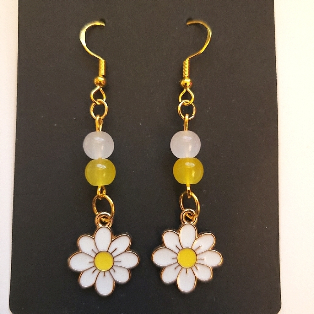 Handmade Beaded Daisy Flower Dangle Earrings